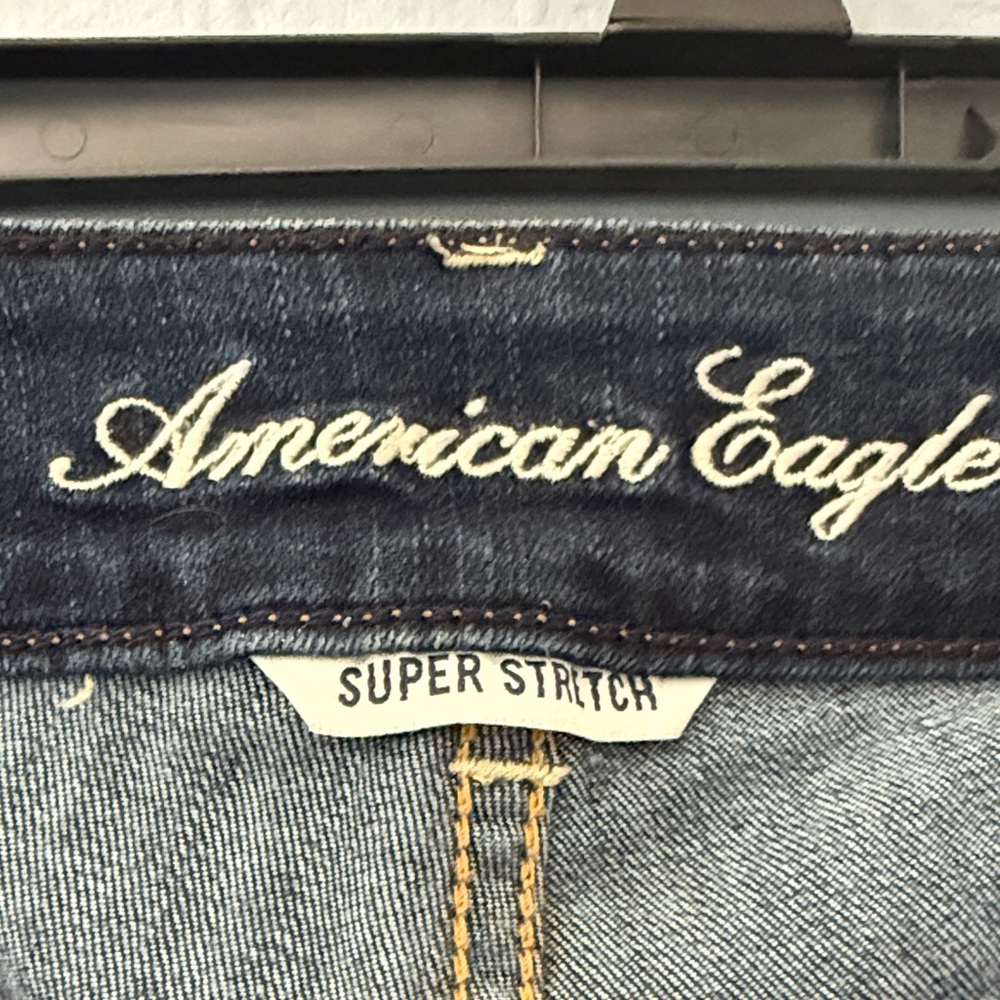 American Eagle Super Stretch Artist Short Dark Wash Jeans - Picture 2 of 3
